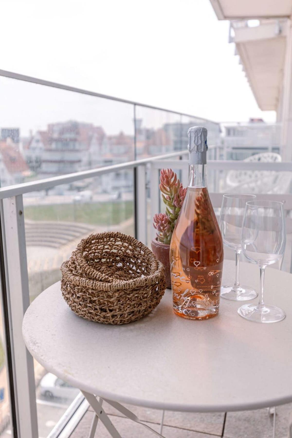 Appartement Stunning Studio With Sea-View And Terrace à Knokke-Le-Zoute Extérieur photo